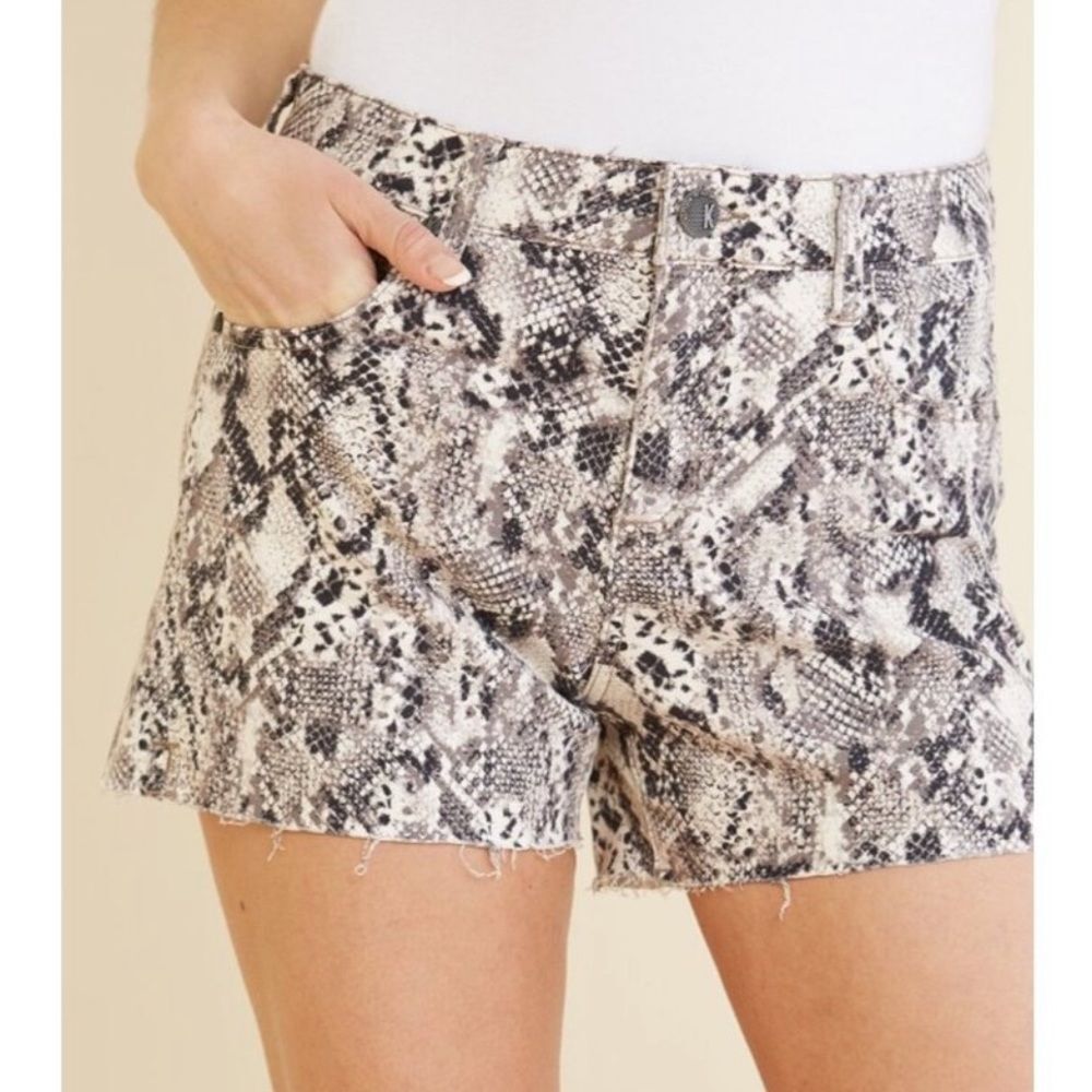 NWT Kut From The Kloth High Rise Gidget Shorts Snake Skin Frayed Hem Size 10